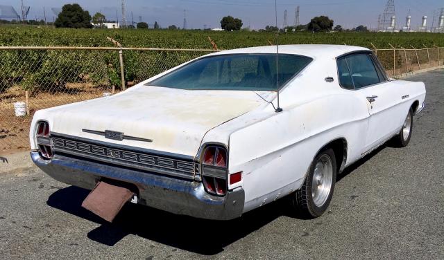 8J60Z130687 - 1968 FORD XL WHITE photo 4