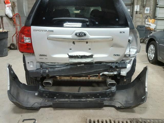 KNDJE723597575141 - 2009 KIA SPORTAGE SILVER photo 9