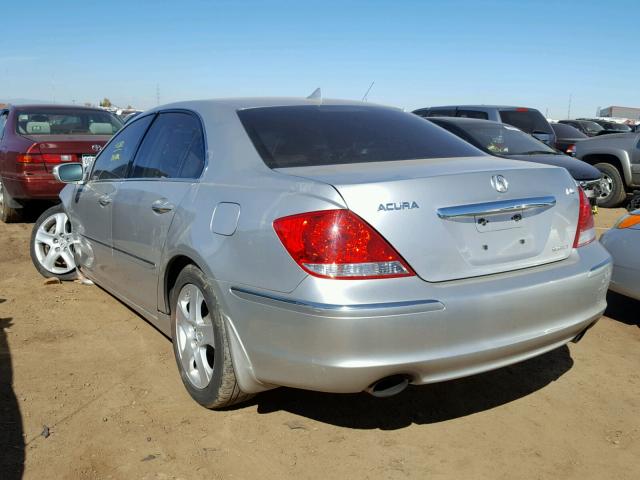 JH4KB165X5C010325 - 2005 ACURA RL SILVER photo 3