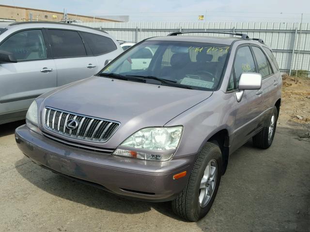 JTJHF10U010194425 - 2001 LEXUS RX 300 SILVER photo 2