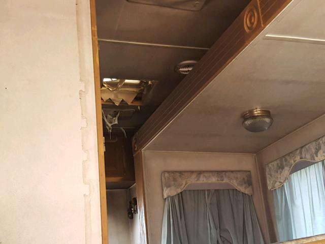 4YDF28029Y1017760 - 2000 KEYSTONE SPRINTER 白色 照片 9