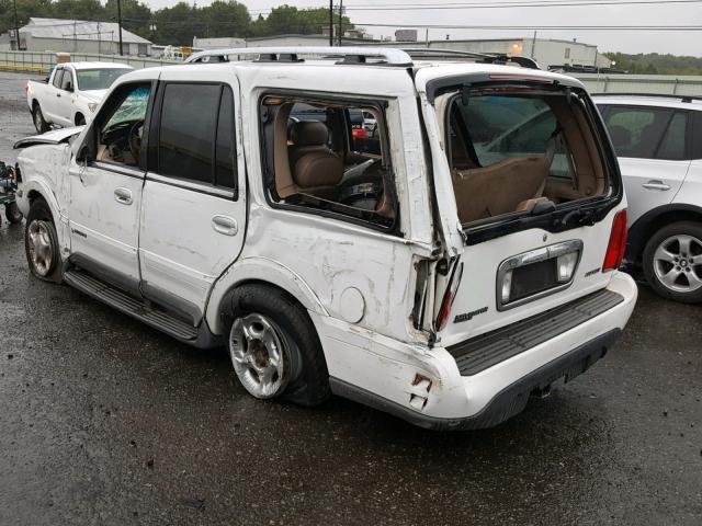 5LMPU28A7XLJ17118 - 1999 LINCOLN NAVIGATOR 白色 照片 3