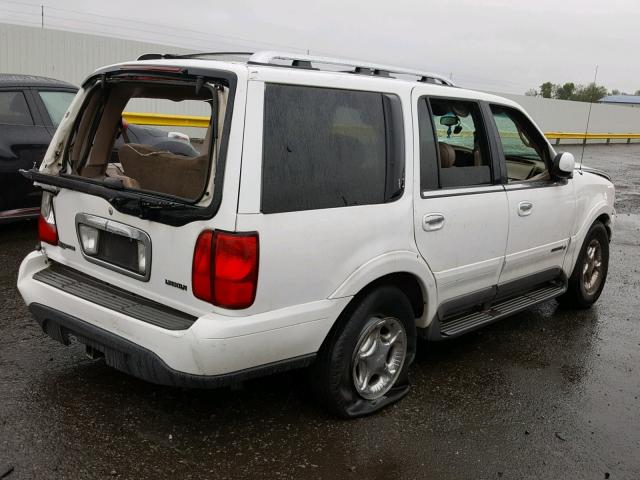 5LMPU28A7XLJ17118 - 1999 LINCOLN NAVIGATOR 白色 照片 4