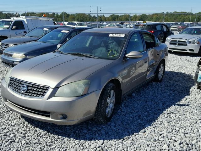 1N4AL11D65C105799 - 2005 NISSAN ALTIMA S GOLD photo 2