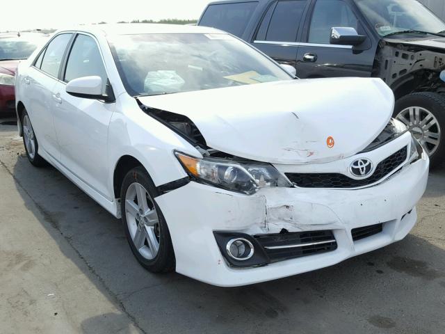 4T1BF1FK5EU405224 - 2014 TOYOTA CAMRY L WHITE photo 1