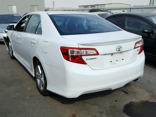 4T1BF1FK5EU405224 - 2014 TOYOTA CAMRY L WHITE photo 3