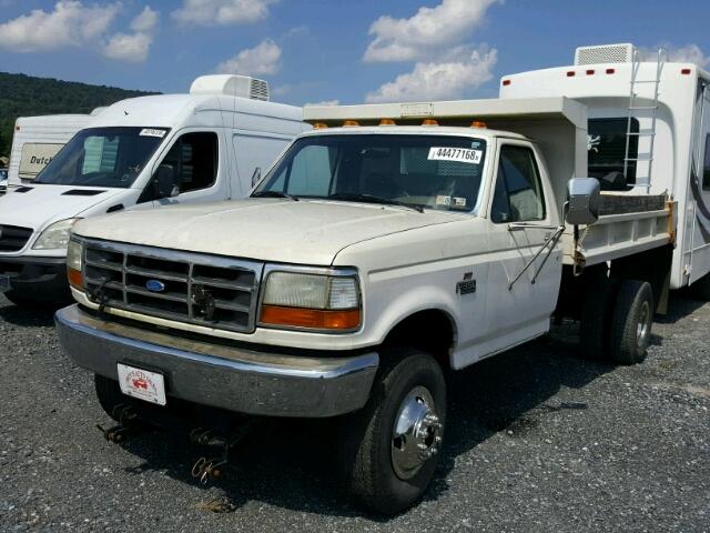 1FDKF38G0RNB75659 - 1994 FORD F350 WHITE photo 2