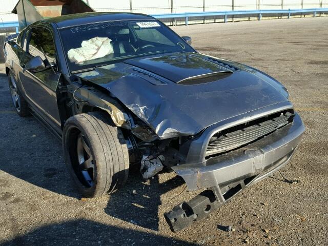 1ZVBP8CF5D5272553 - 2013 FORD MUSTANG GRAY photo 1