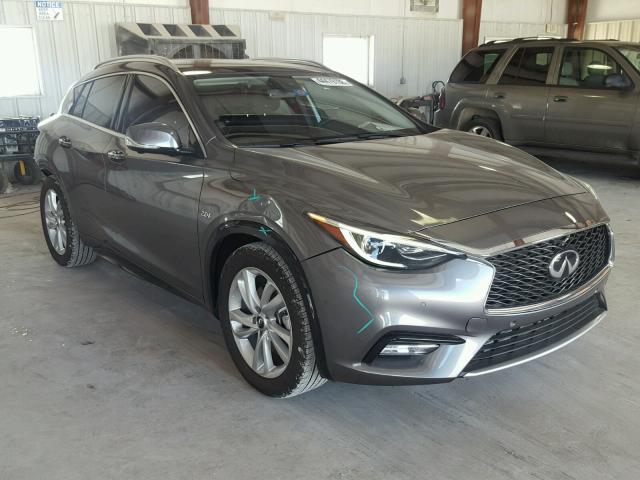 SJKCH5CP7JA001893 - 2018 INFINITI QX30 BASE GRAY photo 1