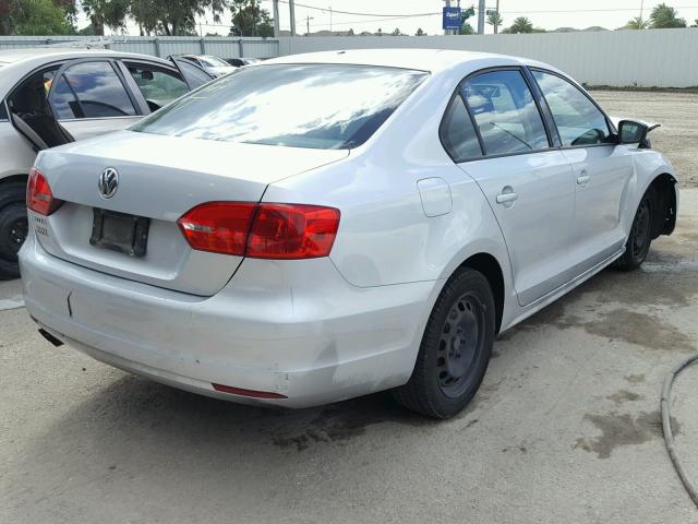 3VW1K7AJ0CM342786 - 2012 VOLKSWAGEN JETTA BASE 银色 照片 4