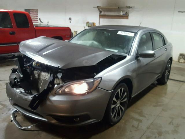 1C3BC8FG2BN577710 - 2011 CHRYSLER 200 S GRAY photo 2