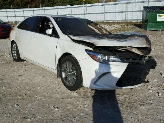 4T1BF1FK3HU447847 - 2017 TOYOTA CAMRY LE WHITE photo 1