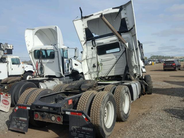 4V4NC9EH8DN144120 - 2013 VOLVO VN VNL WHITE photo 4