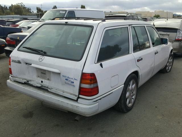 WDBEA92E0RF275912 - 1994 MERCEDES-BENZ E 320 WHITE photo 4