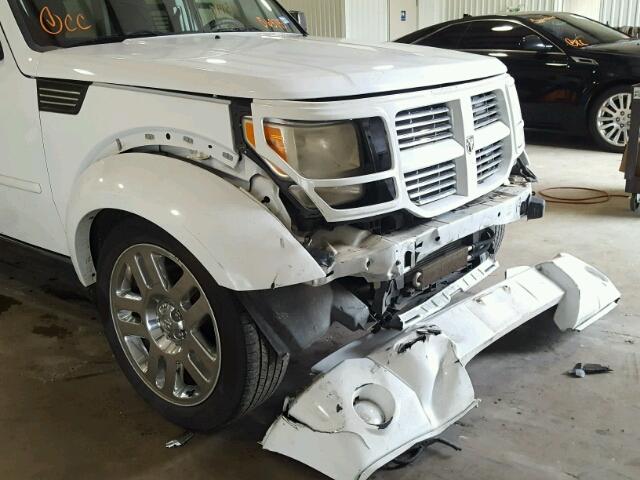 1D4PT4GK3BW563793 - 2011 DODGE NITRO HEAT WHITE photo 9