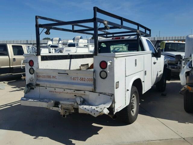 1GBHC44KX9E122575 - 2009 CHEVROLET SILVERADO WHITE photo 4