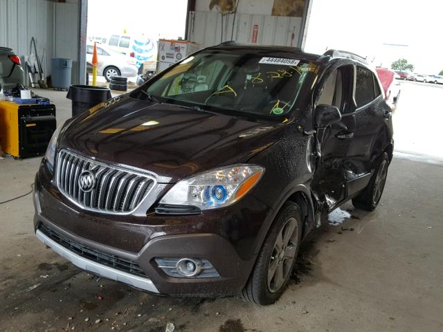 KL4CJBSB8DB084318 - 2013 BUICK ENCORE CON BURGUNDY photo 2