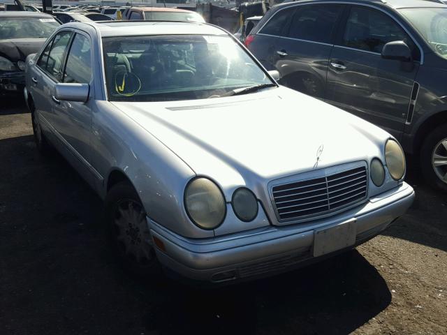 WDBJF65F8WA661621 - 1998 MERCEDES-BENZ E 320 SILVER photo 1