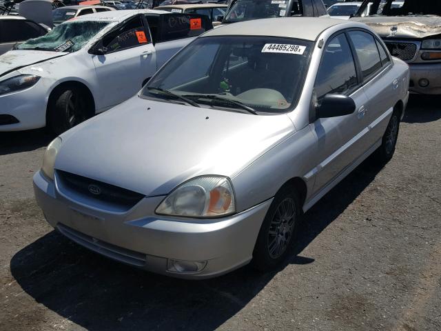 KNADC125146319057 - 2004 KIA RIO SILVER photo 2