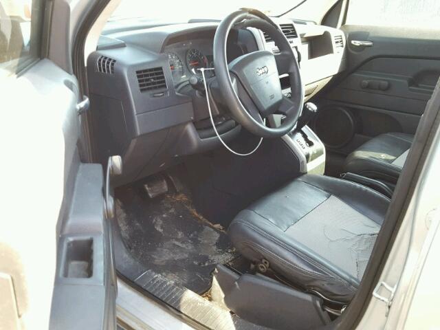 1J8FT28028D748568 - 2008 JEEP PATRIOT SP SILVER photo 9