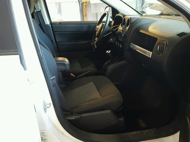 1C4NJDBB0ED800127 - 2014 JEEP COMPASS SP WHITE photo 5