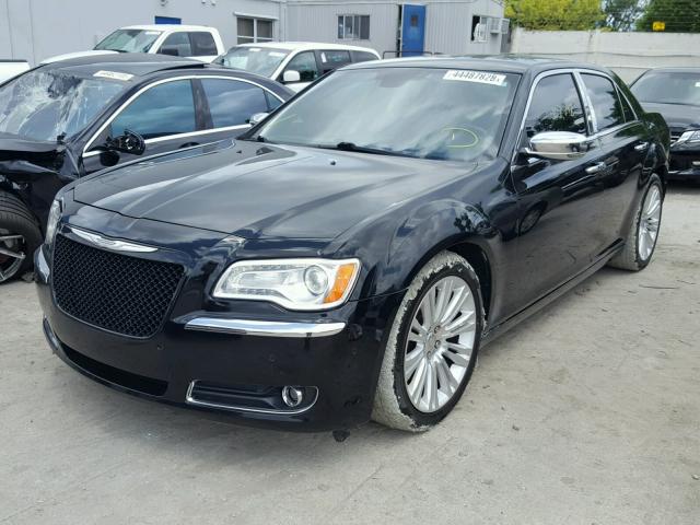 2C3CCAET7CH195015 - 2012 CHRYSLER 300C BLACK photo 2