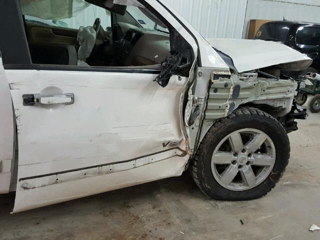 5N1BA08CX9N604333 - 2009 NISSAN ARMADA SE WHITE photo 9