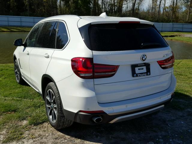 5UXKR0C50H0U55480 - 2017 BMW X5 XDRIVE3 WHITE photo 3