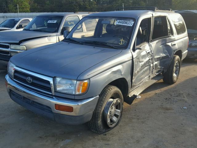 JT3GN86R3W0090598 - 1998 TOYOTA 4RUNNER SR GRAY photo 2