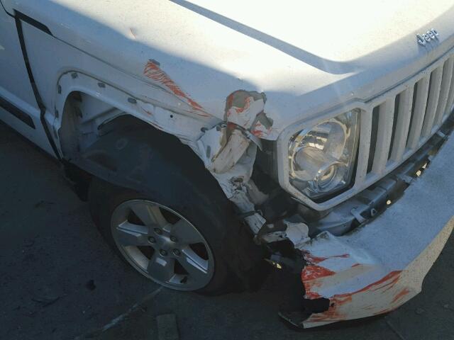 1C4PJMAK7CW153074 - 2012 JEEP LIBERTY SP WHITE photo 9