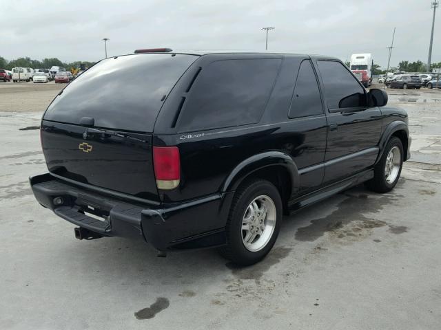 1GNCS18W22K150809 - 2002 CHEVROLET BLAZER BLACK photo 4