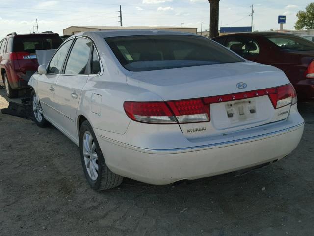 KMHFC46F37A196973 - 2007 HYUNDAI AZERA SE WHITE photo 3