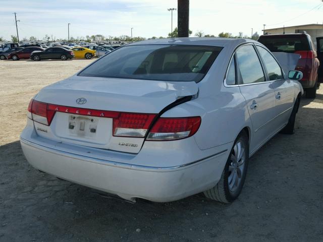 KMHFC46F37A196973 - 2007 HYUNDAI AZERA SE WHITE photo 4