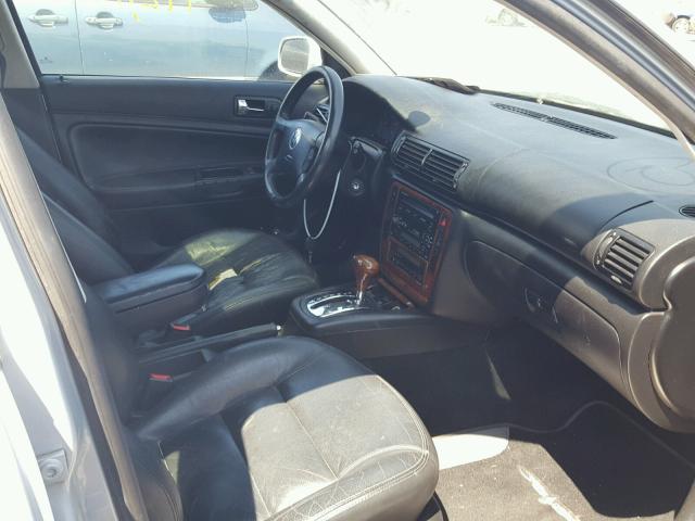 WVWEH63B71E033452 - 2001 VOLKSWAGEN PASSAT GLX SILVER photo 5