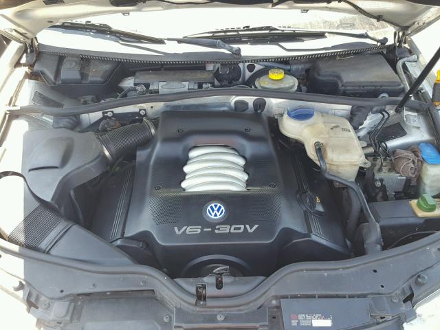 WVWEH63B71E033452 - 2001 VOLKSWAGEN PASSAT GLX SILVER photo 7