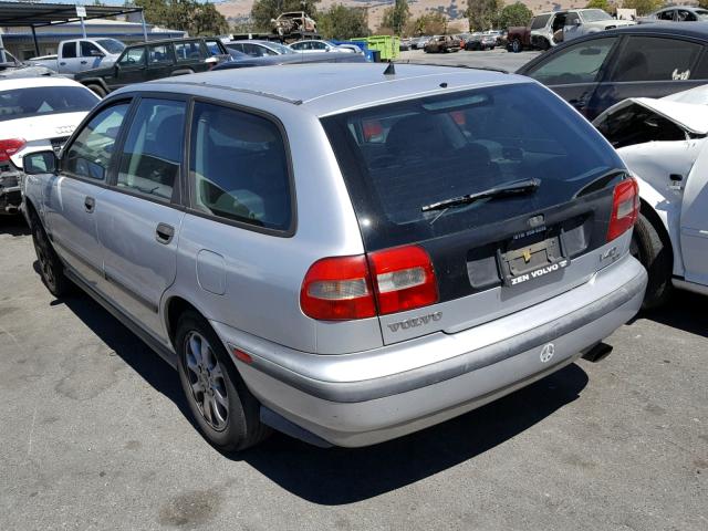 YV1VW2552YF516822 - 2000 VOLVO V40 SILVER photo 3