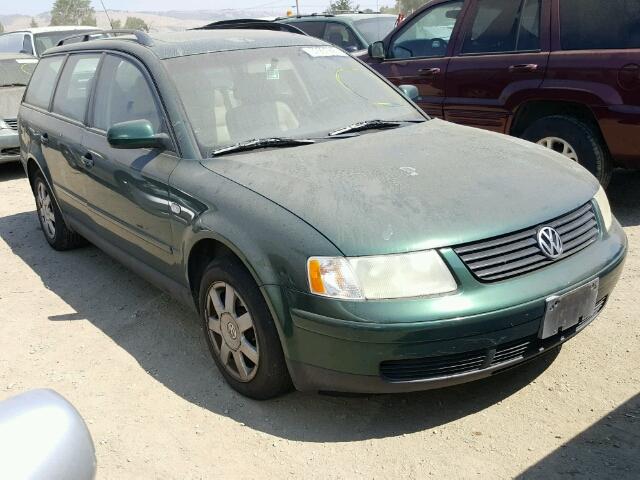 WVWNA23B1YE272471 - 2000 VOLKSWAGEN PASSAT GLS GREEN photo 1