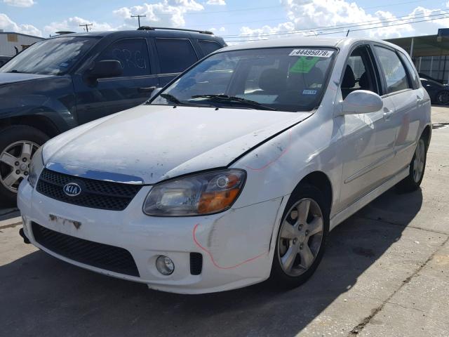 KNAFE161275003719 - 2007 KIA SPECTRA5 S WHITE photo 2