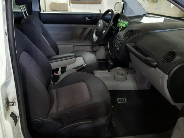 3VWCK21C53M427636 - 2003 VOLKSWAGEN NEW BEETLE 白色 照片 5