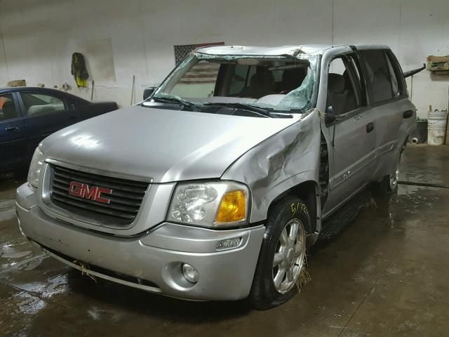 1GKDT13S652131316 - 2005 GMC ENVOY SILVER photo 2