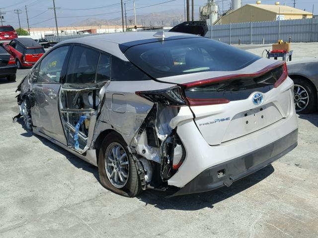 JTDKARFP8H3037113 - 2017 TOYOTA PRIUS PRIM ვერცხლისფერი ფოტო 3