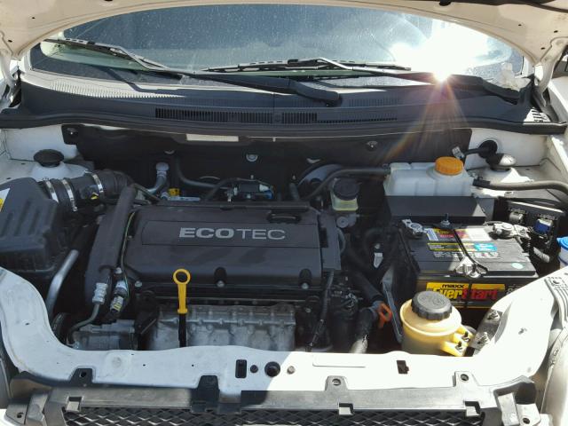 KL1TD5DE8AB116371 - 2010 CHEVROLET AVEO LS WHITE photo 7