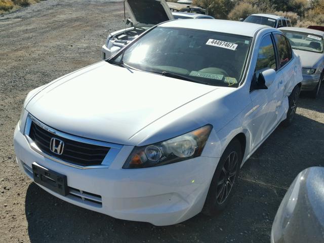 1HGCP2F39AA035610 - 2010 HONDA ACCORD LX WHITE photo 2