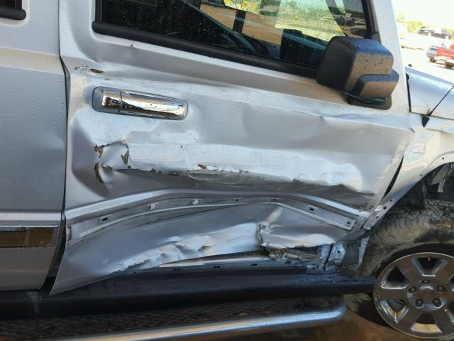 1J8HG58N26C127764 - 2006 JEEP COMMANDER SILVER photo 9