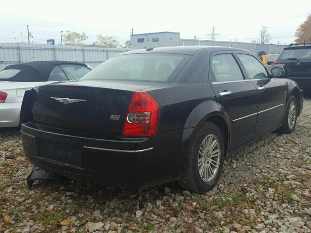 2C3CA5CV8AH115994 - 2010 CHRYSLER 300 TOURIN BLACK photo 4