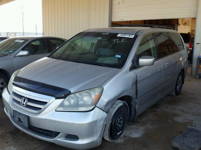 5FNRL38745B115727 - 2005 HONDA ODYSSEY EX SILVER photo 2