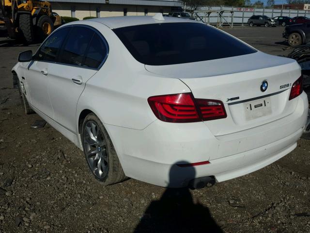 WBAXH5C5XDDW12830 - 2013 BMW 528 XI WHITE photo 3