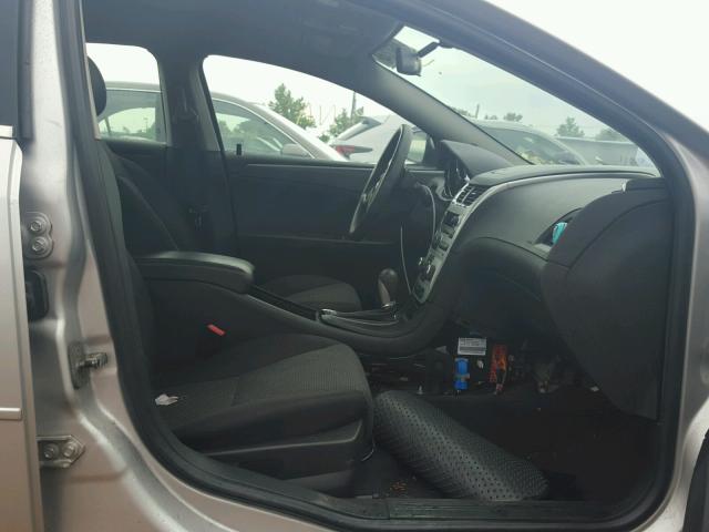 1G1ZC5E01AF320410 - 2010 CHEVROLET MALIBU 1LT SILVER photo 5