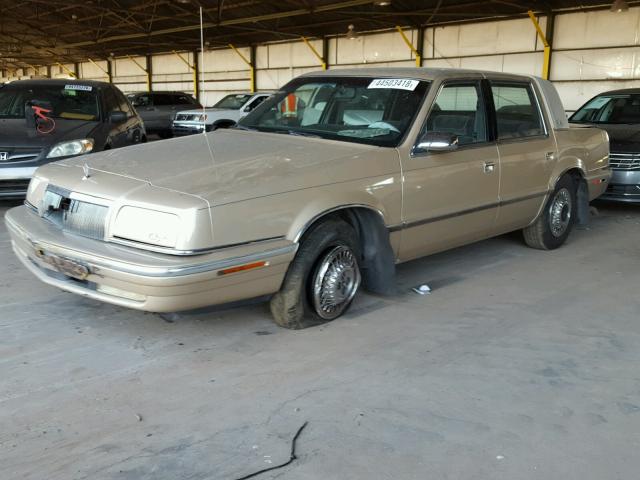 1C3XC66R2PD134711 - 1993 CHRYSLER NEW YORKER TAN photo 2