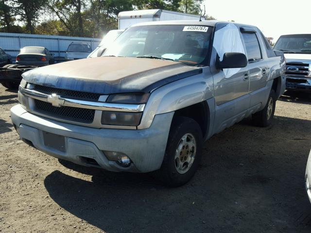 3GNEK13TX2G107848 - 2002 CHEVROLET AVALANCHE SILVER photo 2